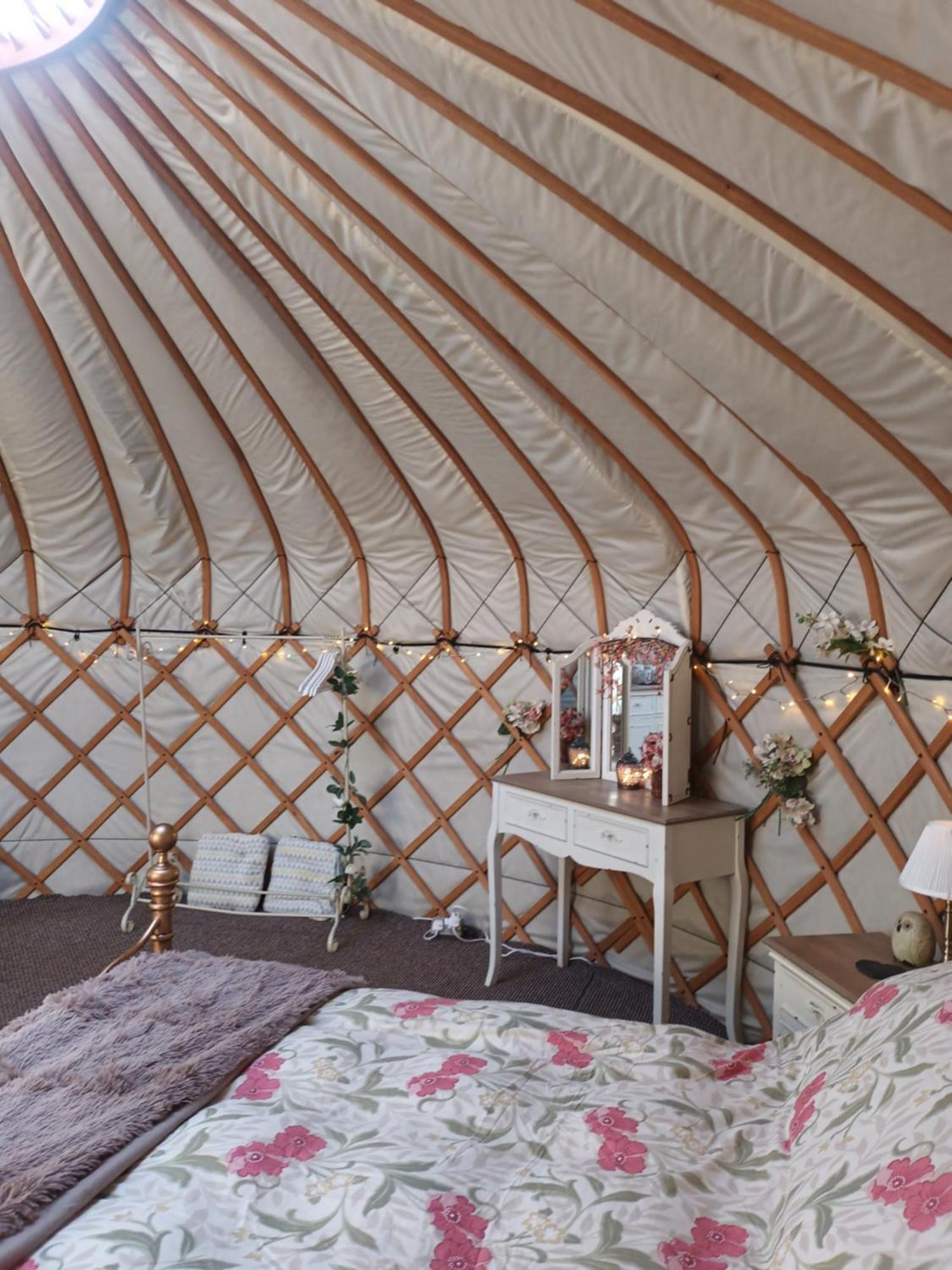 Gingerbread Cottage Yurts Dereham Zewnętrze zdjęcie