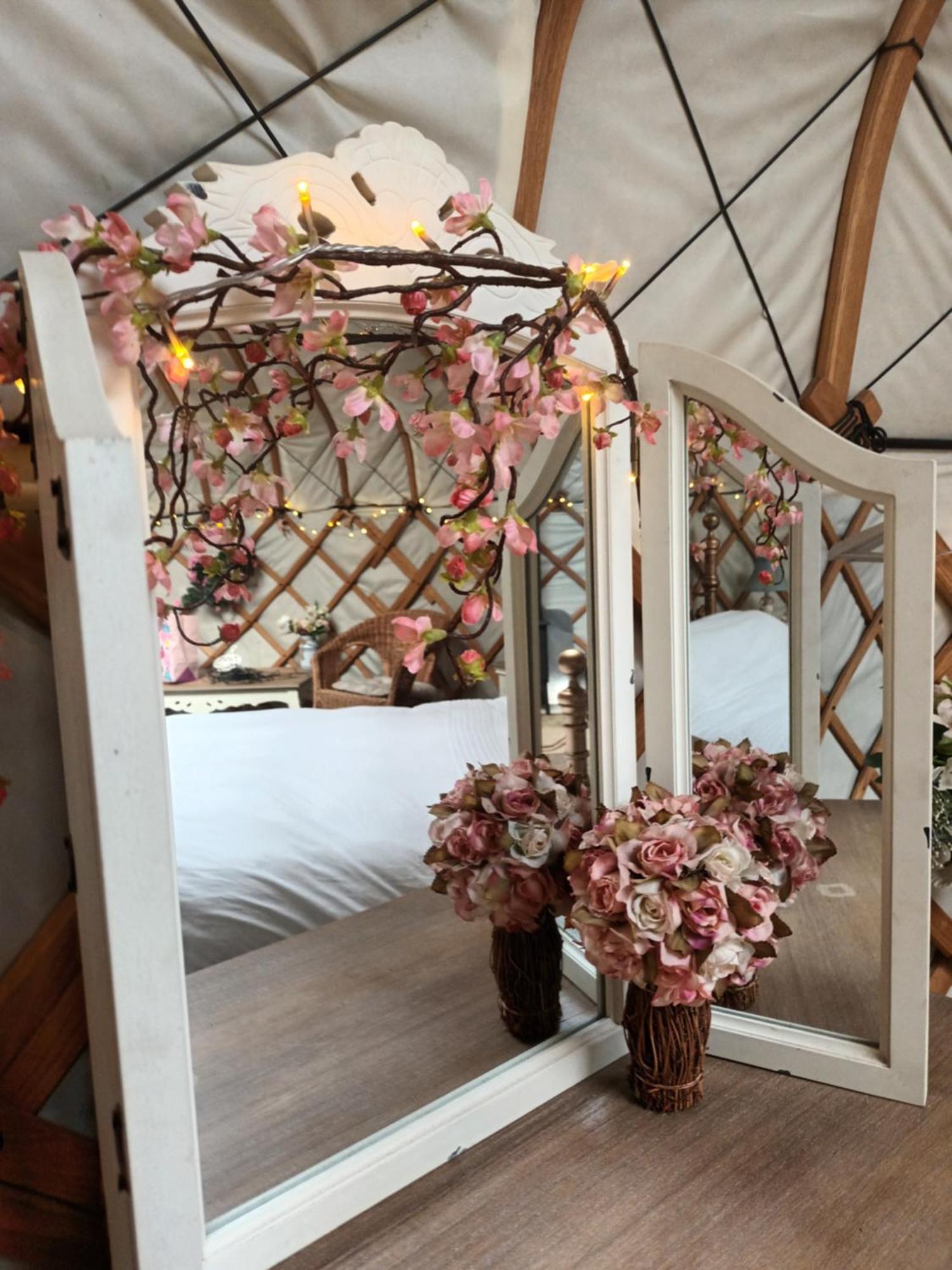 Gingerbread Cottage Yurts Dereham Zewnętrze zdjęcie