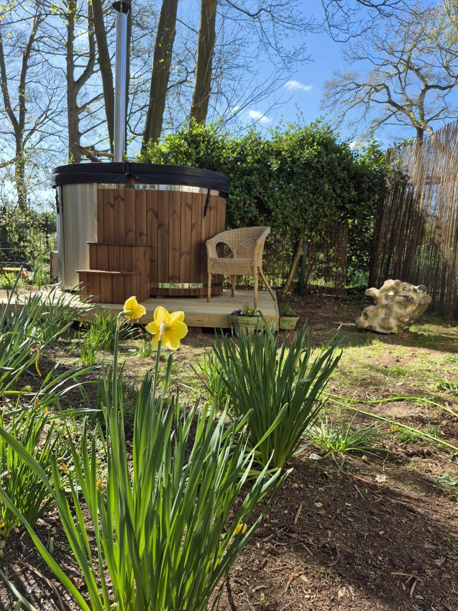 Gingerbread Cottage Yurts Dereham Zewnętrze zdjęcie